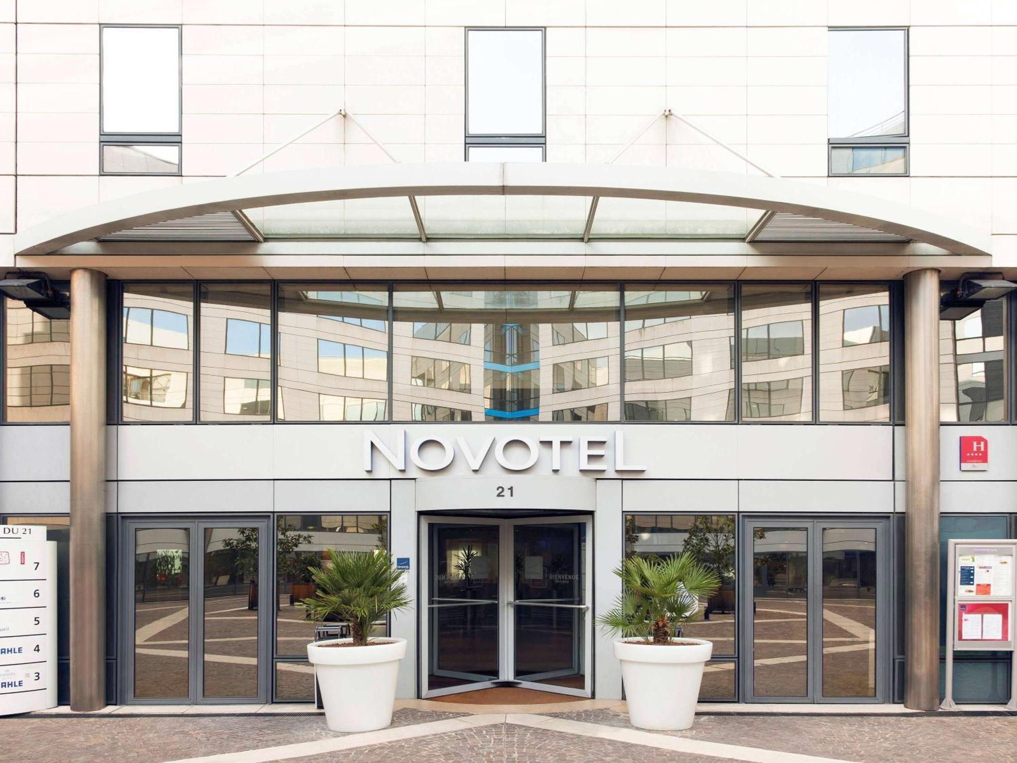 Novotel Paris Rueil Malmaison Exterior photo